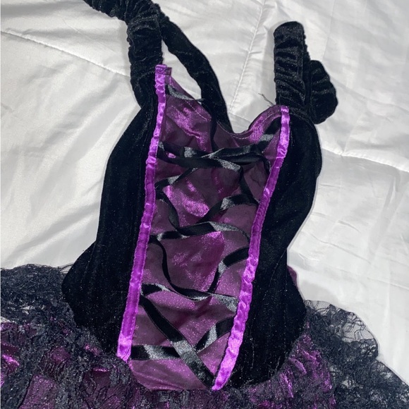 Girls Halloween witch costume set - Picture 2 of 5